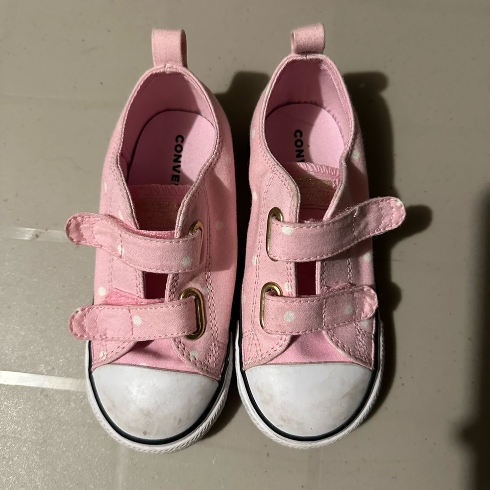 Size 10c Converse Shoes